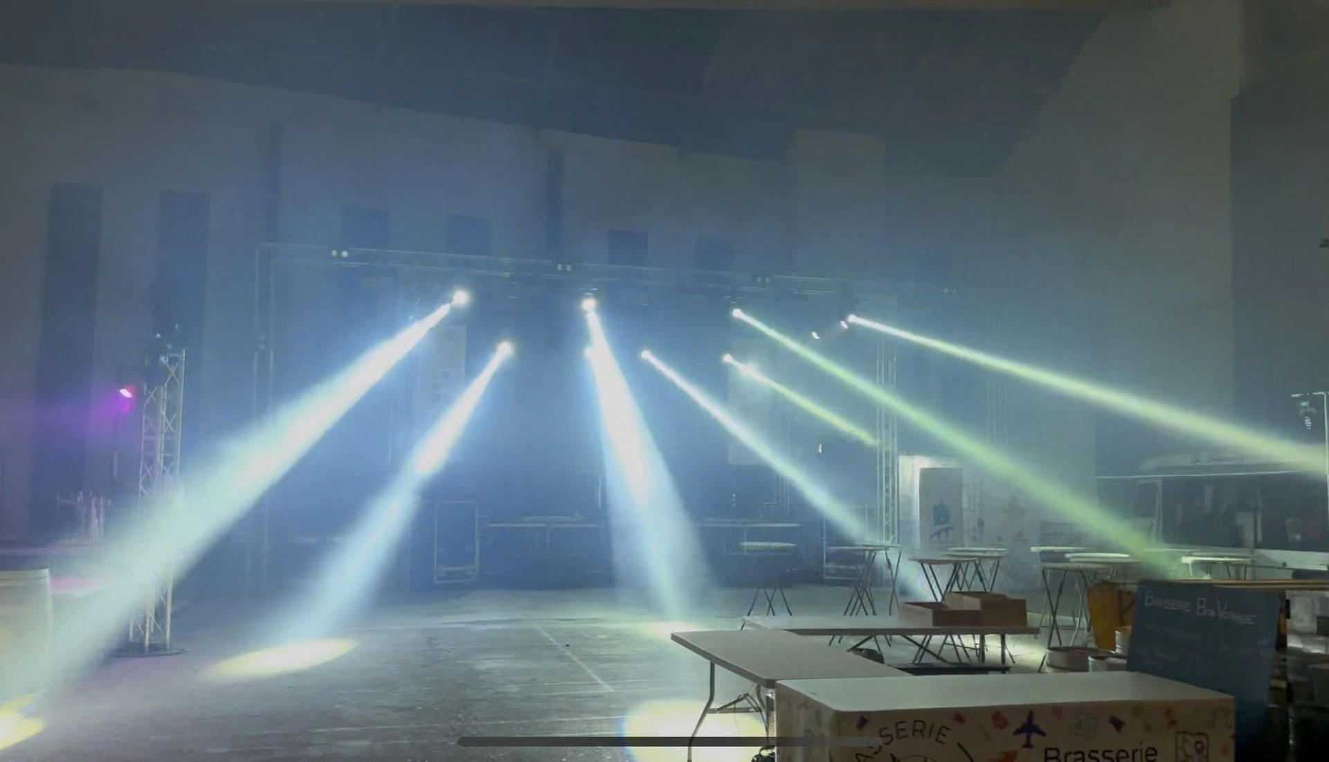 Eclairage scène effets "beam"